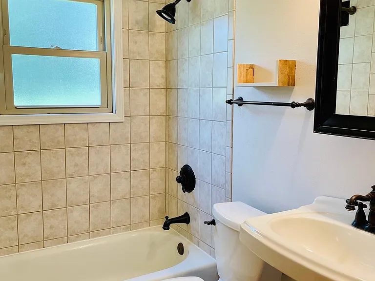 Full Bathroom