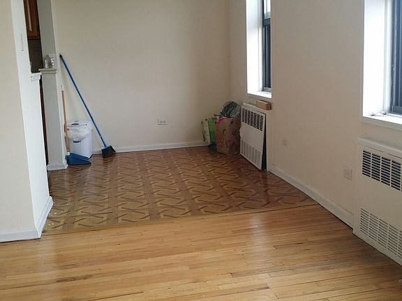 4th image of 860 E 18th St APT 6E