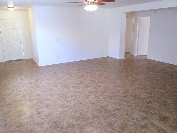 Huge Living Room-Newer Tile!