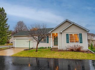 5242 Ridge Oak Dr, Madison, WI 53704