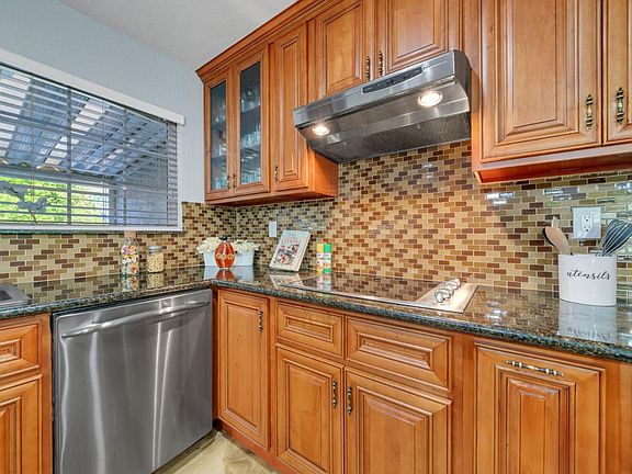 3rd image of 7050 Orchard Dr