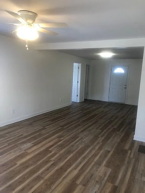 136 St Mary Ave NW — Photo 3
