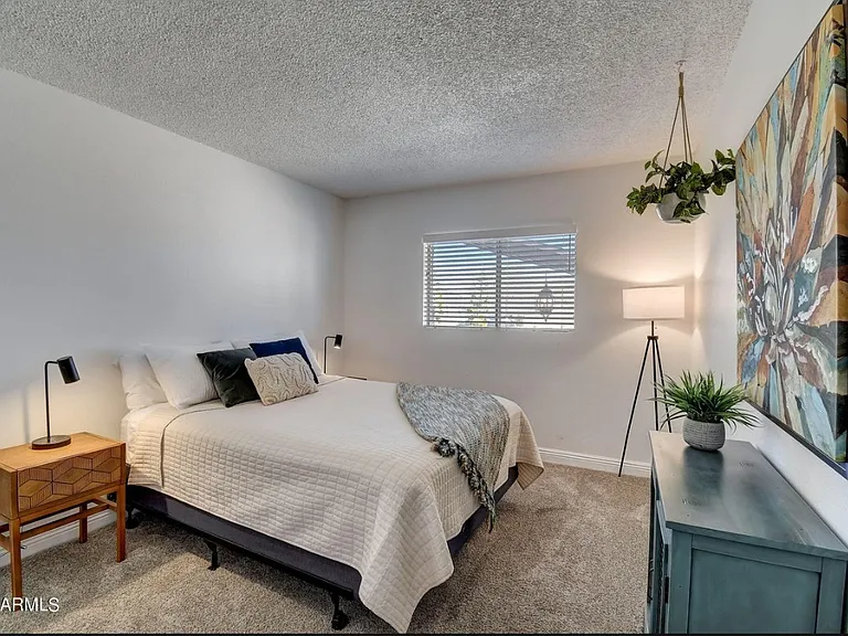 1015 E Concorda Dr — Photo 12