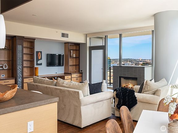 3rd image of 820 Blanchard Street #1605
