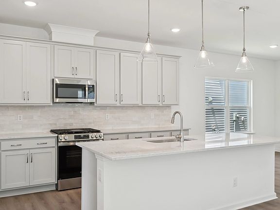 The Point - Lily Interior Image 2