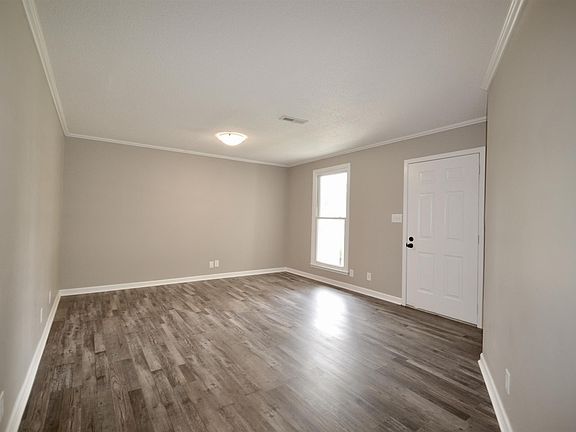 4th image of 235 Millstone Cir
