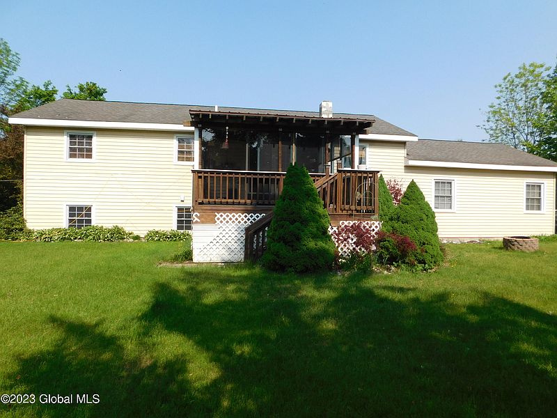 4th image of 33 Sheehan Road