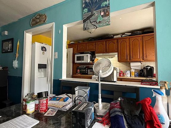 4th image of 3434 Decatur St