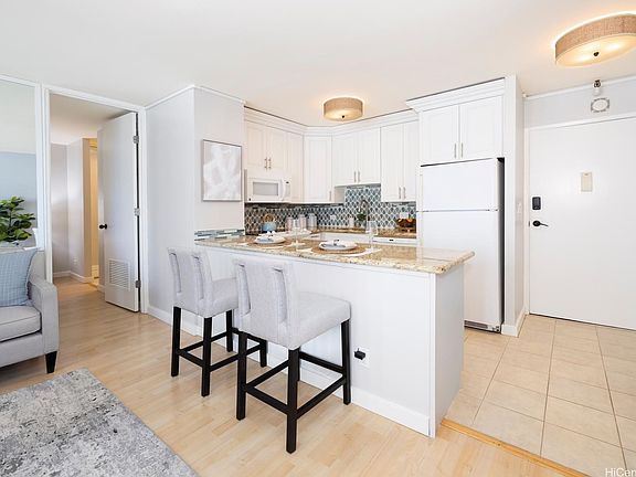 4th image of 1925 Kalakaua Ave APT 903