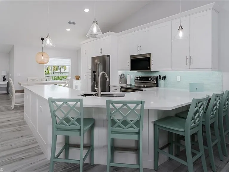 834 Gulf Pavilion Dr #204 — Photo 14