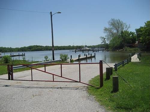 community boat slip