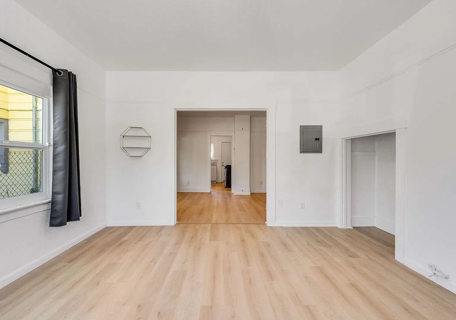 1629 Foothill Blvd — Photo 4