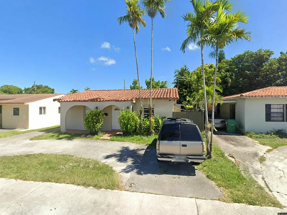 6470 SW 24th St