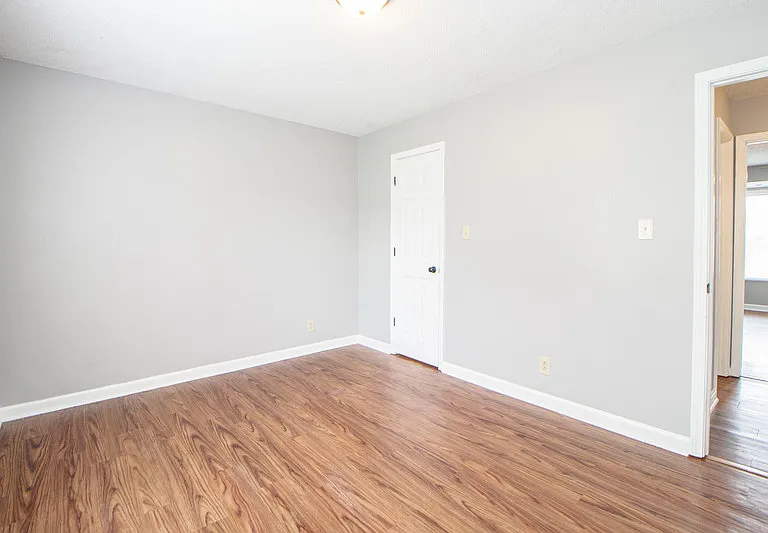 1212 Kendall Dr — Photo 17