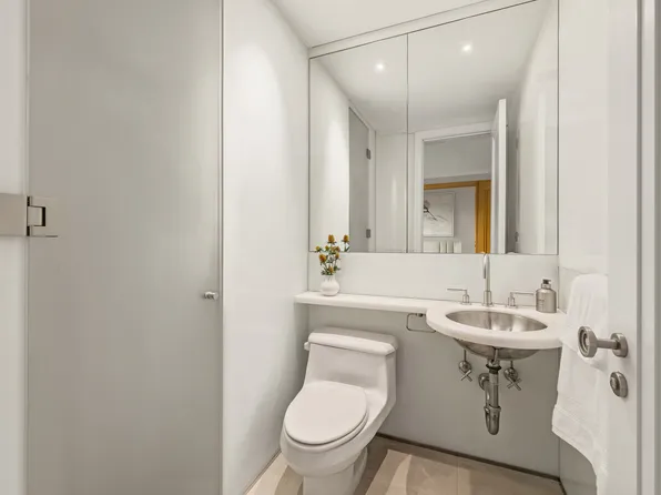 923 Fifth Avenue image 14 of 16