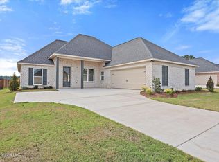 1203 Old Court Xing, Flowood, MS 39232