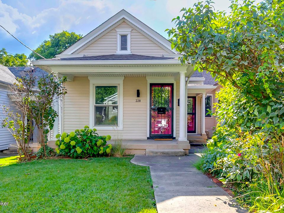 1st image of 228 Saunders Ave
