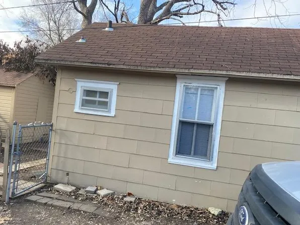 712 1/2 State St, Salina, KS 67401