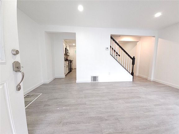 2nd image of 3016 Brentwood Ave