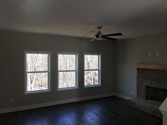 2nd image of 670 Nix Dr
