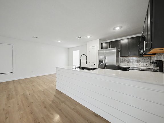 4th image of 256 Texas Angel Way