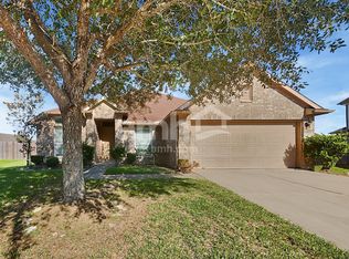 903 Cove Crest Trl, Fresno, TX 77545