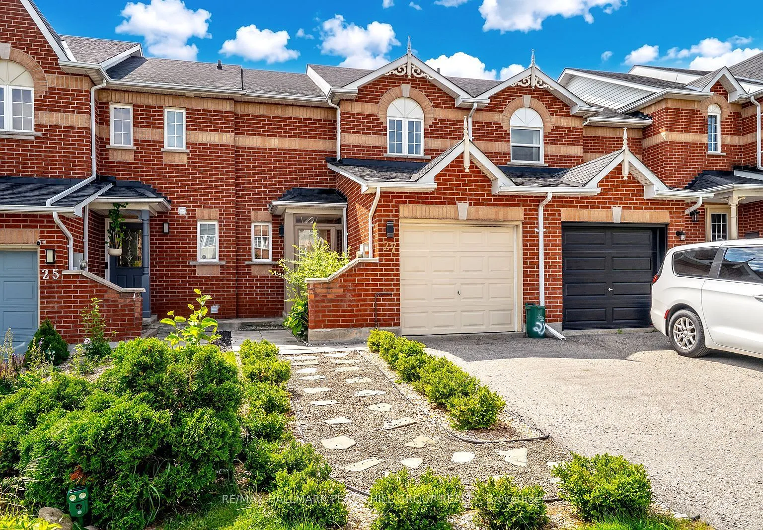 3 bed, $2,550 — Photo 1