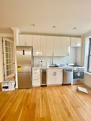 3rd image of 1875 Lexington Ave #6E