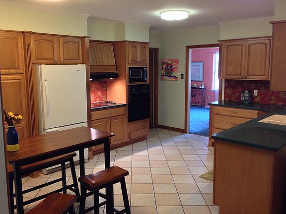 4th image of 1110 Carolina St
