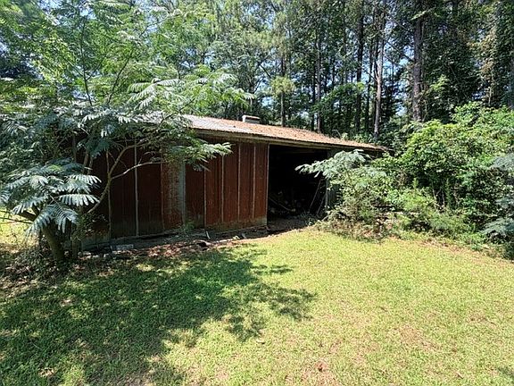2nd image of 2286 McLeod Rd