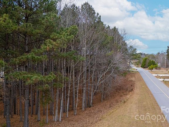 3rd image of 340 Gardner Point Dr