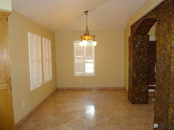 4th image of 533 N Fuentes Dr