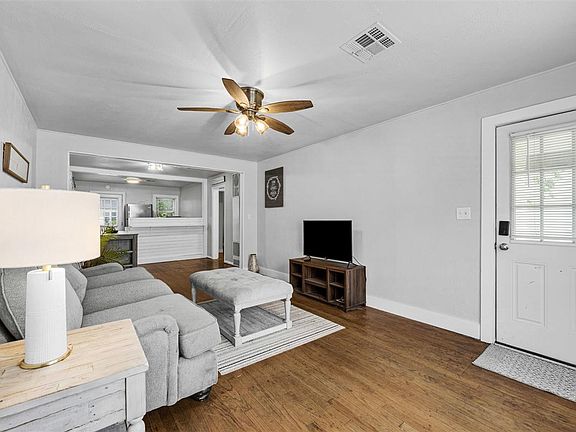 5th image of 1707 NW Kinyon Ave