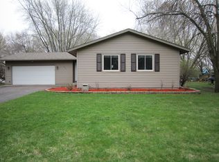 943 15th St SE, Forest Lake, MN 55025