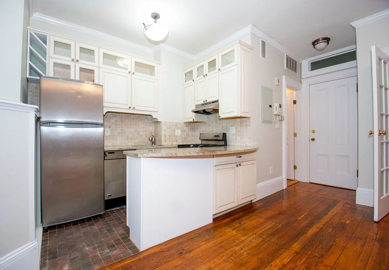 1 bed, 472 sqft, $2,850 — Photo 3