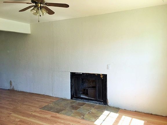 3rd image of 2550 N Willis St