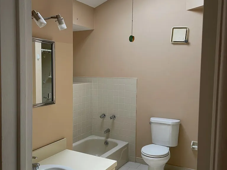 38 Sherman Ave — Photo 11