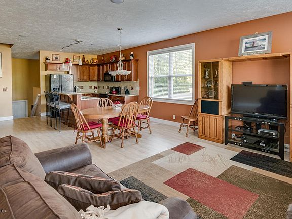 3rd image of 5161 Parkview Ln