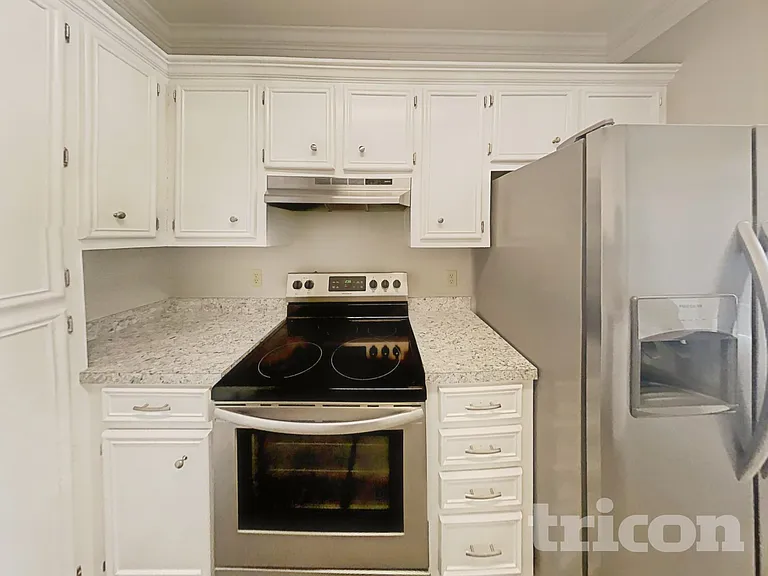 242 Chisolm Cir — Photo 6