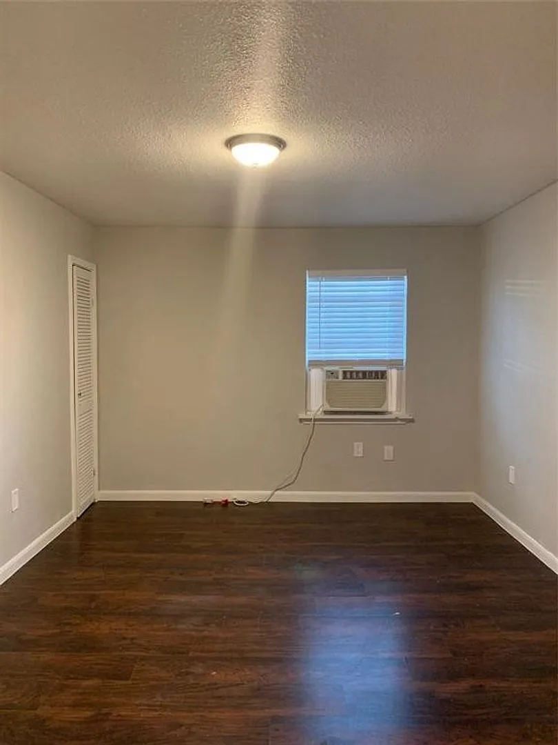 2501 Delano Street — Photo 3