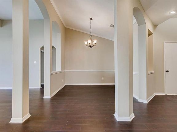4th image of 7007 Grants Hollow Ln