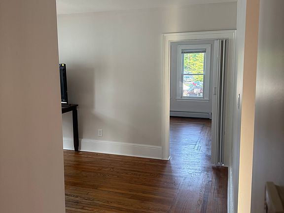 5th image of 1449 Corbin Ave Floor 3