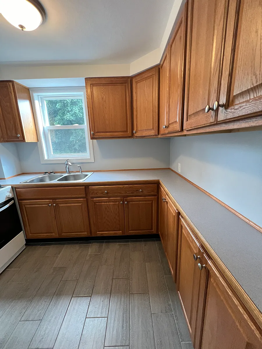 Building Photo - 105 Reney St #1