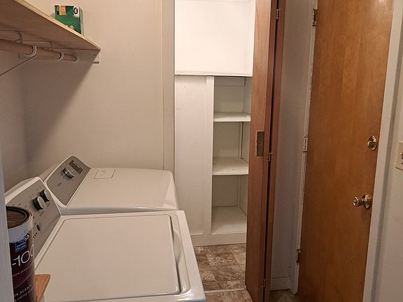 3rd image of 2069 Broadway Ave