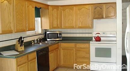 2nd image of 328 W Crest Dr