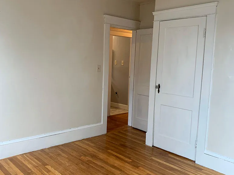31 Home Ave — Photo 4