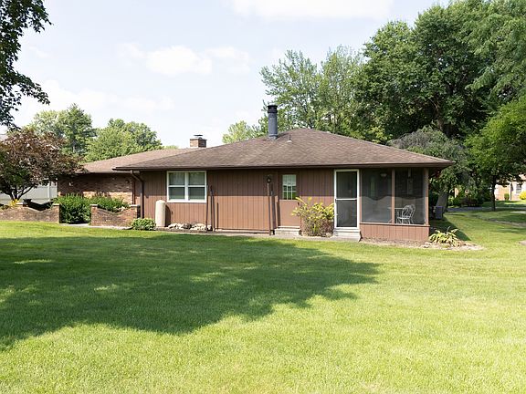 2nd image of 1004 Cardinal Dr