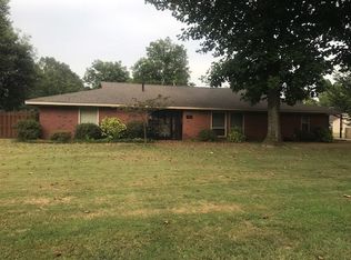 1100 W 5th St, Corning, AR 72422