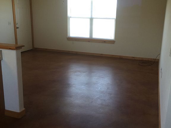 4th image of 5822 S Chuckwagon Ln