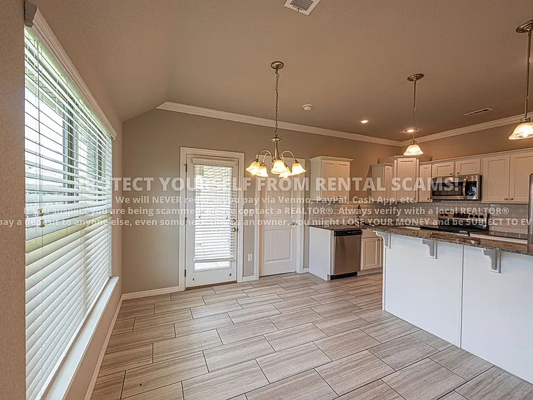 4564 W Wales Dr — Photo 4